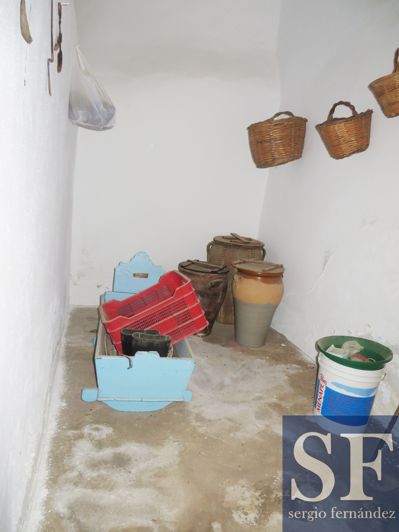 Image No.16-9 Bed Townhouse for sale