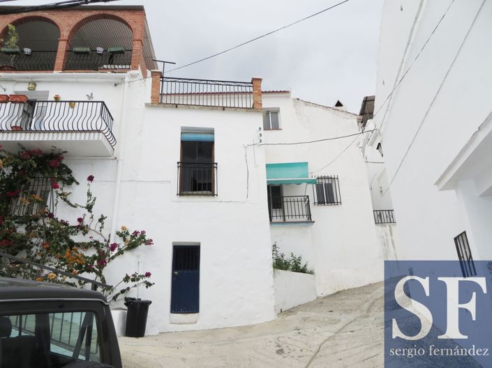 Image No.1-3 Bed Townhouse for sale