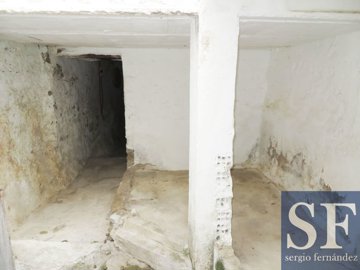 th162-12