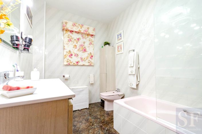 Image No.8-3 Bed Townhouse for sale