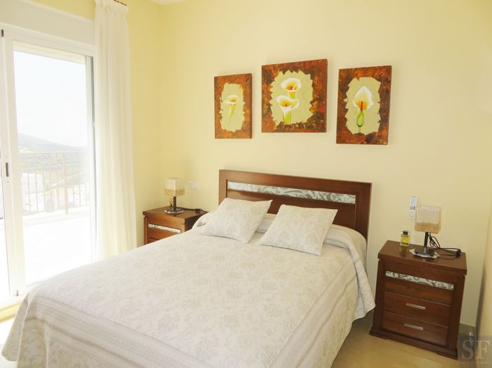 Image No.4-3 Bed Townhouse for sale