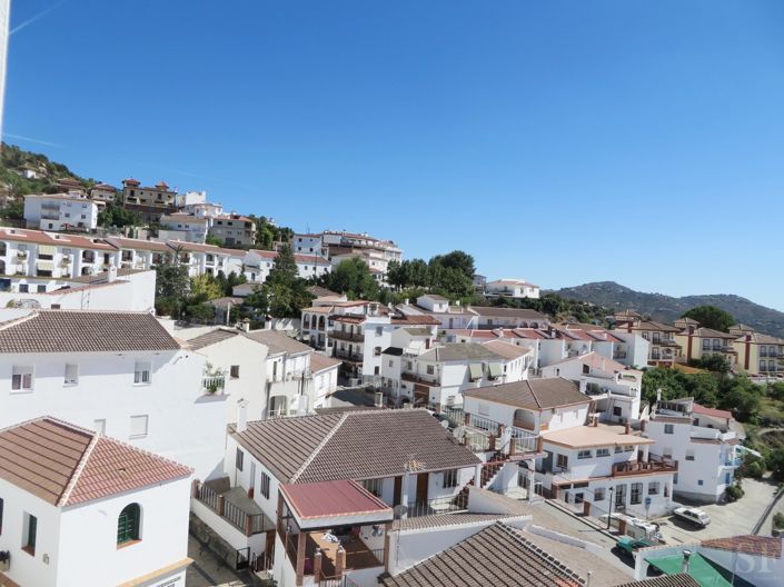 Image No.15-3 Bed Townhouse for sale