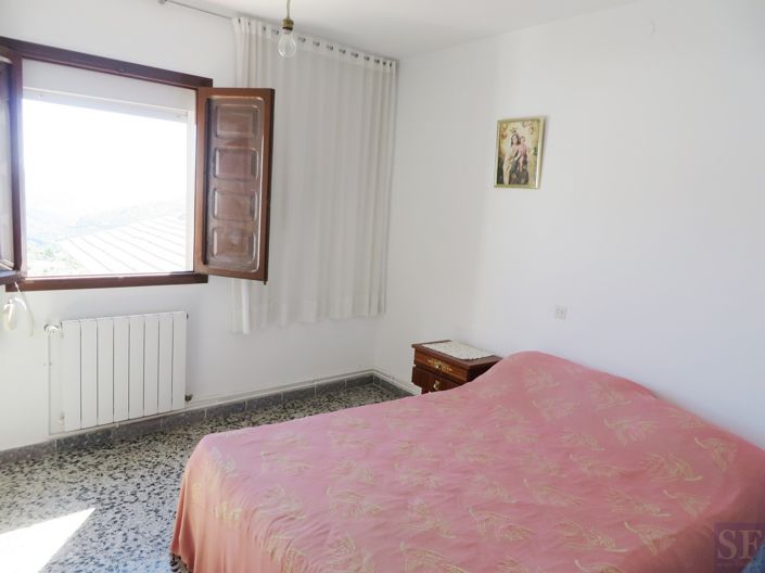 Image No.6-3 Bed Townhouse for sale