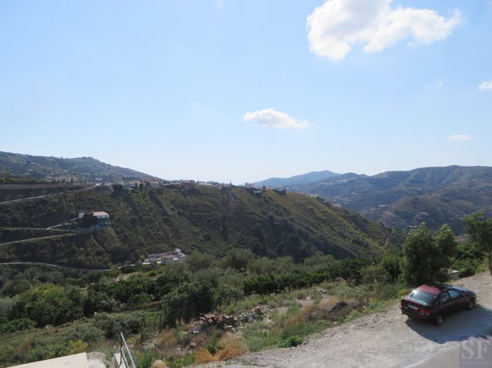 Image No.17-3 Bed Townhouse for sale