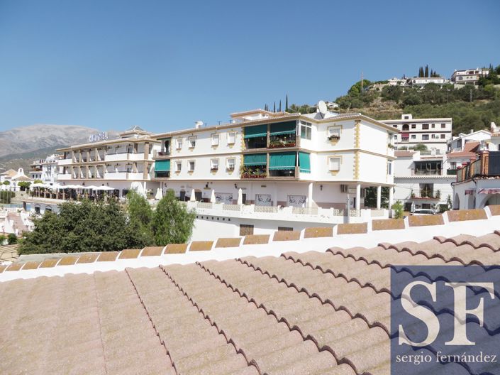 Image No.12-5 Bed Townhouse for sale