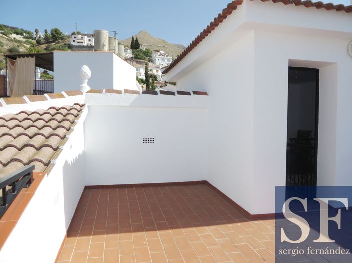 Image No.16-5 Bed Townhouse for sale