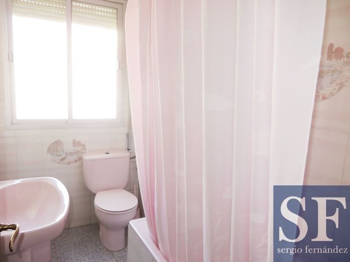 Image No.8-5 Bed Townhouse for sale