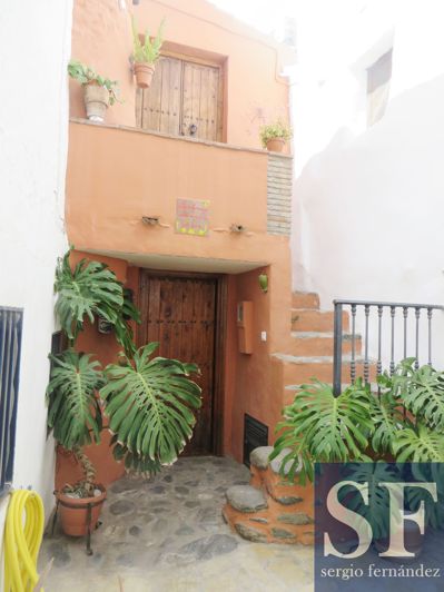 Image No.12-7 Bed Townhouse for sale