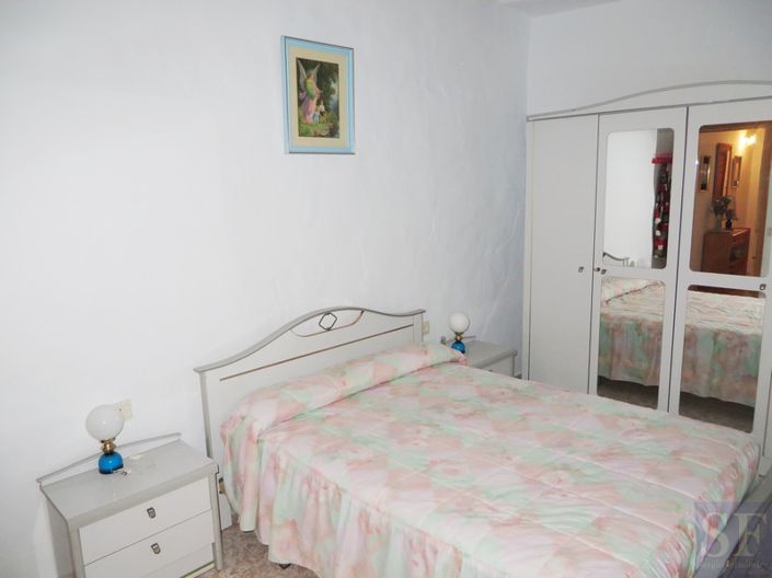 Image No.4-4 Bed Townhouse for sale