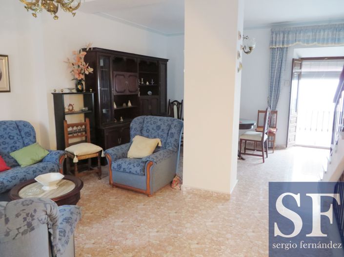 Image No.2-4 Bed Townhouse for sale