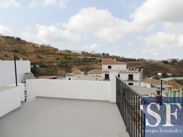 Image No.7-2 Bed Townhouse for sale