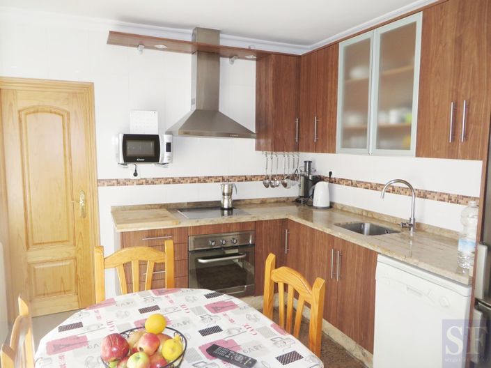 Image No.3-4 Bed Townhouse for sale