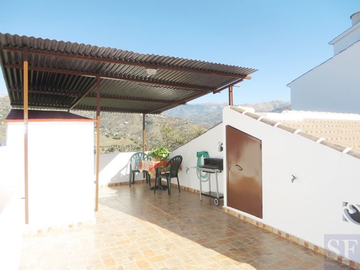 Image No.11-3 Bed Townhouse for sale