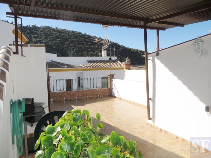 Image No.8-3 Bed Townhouse for sale