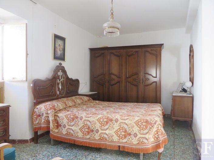 Image No.7-3 Bed Townhouse for sale