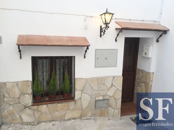 Image No.1-1 Bed Townhouse for sale