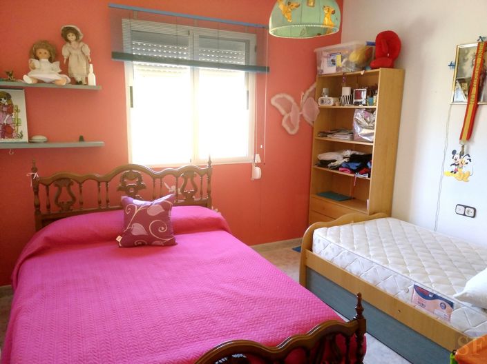 Image No.7-6 Bed Townhouse for sale