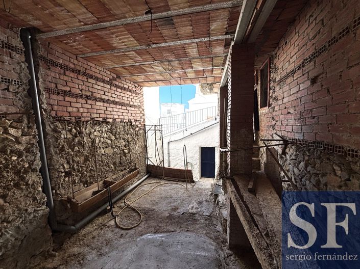 Image No.18-3 Bed Townhouse for sale