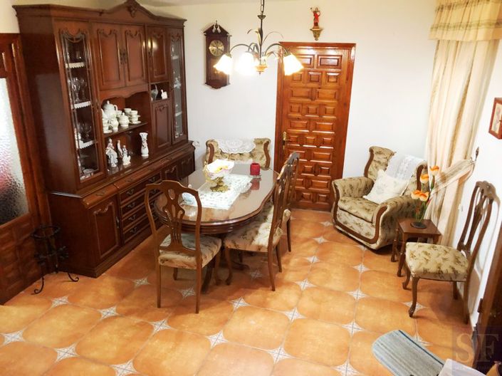 Image No.2-3 Bed Townhouse for sale