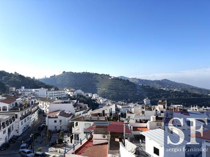 Image No.20-3 Bed Townhouse for sale