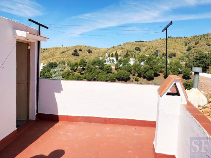 Image No.11-2 Bed Townhouse for sale