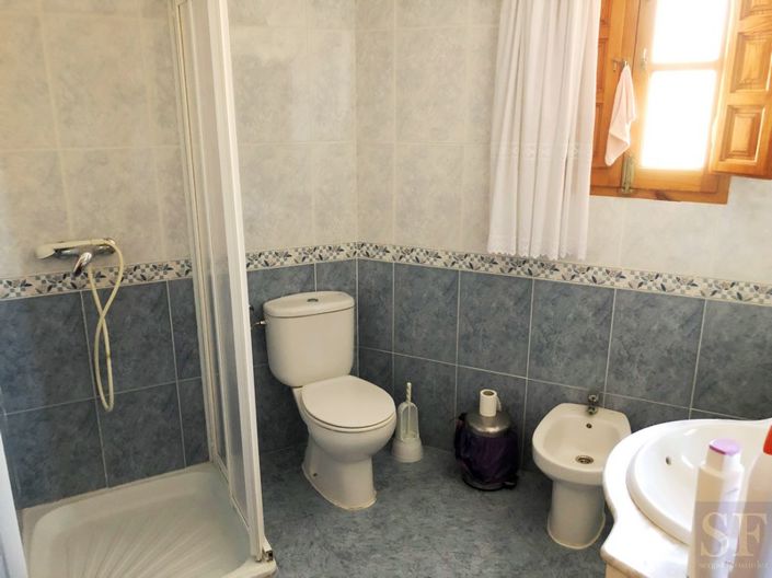 Image No.8-2 Bed Townhouse for sale