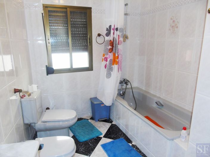 Image No.13-4 Bed Townhouse for sale