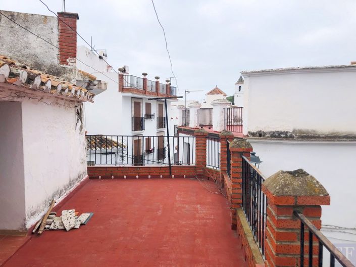 Image No.17-3 Bed Townhouse for sale