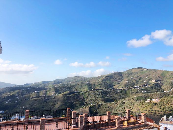 Image No.14-4 Bed Townhouse for sale