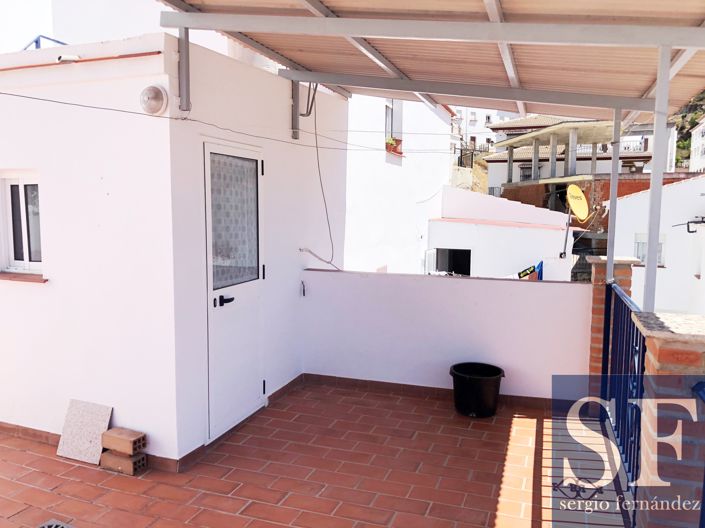 Image No.12-4 Bed Townhouse for sale