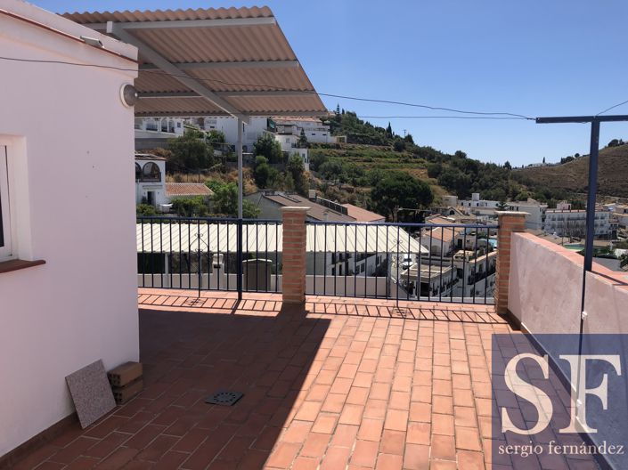 Image No.13-4 Bed Townhouse for sale