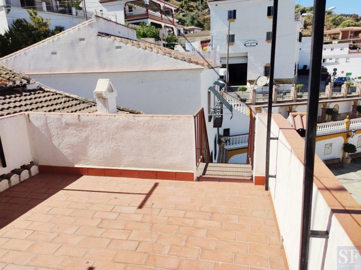 Image No.13-2 Bed Townhouse for sale