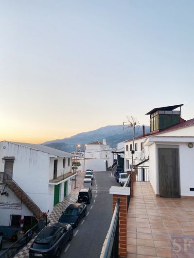 Image No.16-5 Bed Townhouse for sale