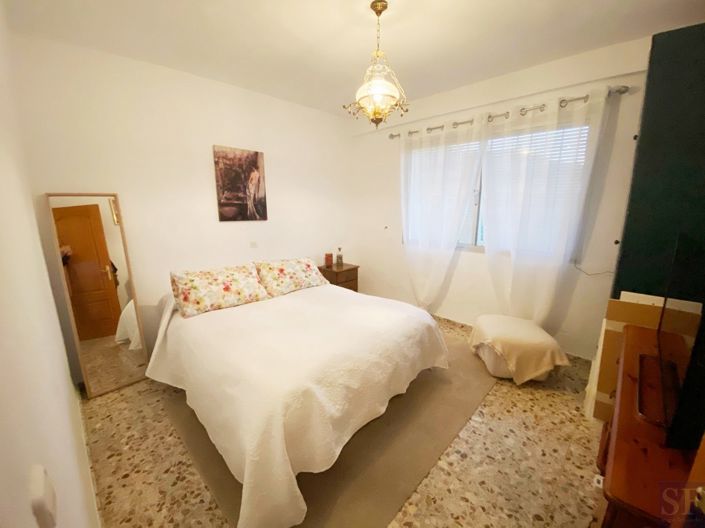 Image No.5-5 Bed Townhouse for sale