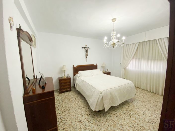 Image No.6-5 Bed Townhouse for sale