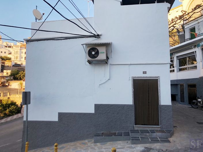 Image No.2-3 Bed Townhouse for sale