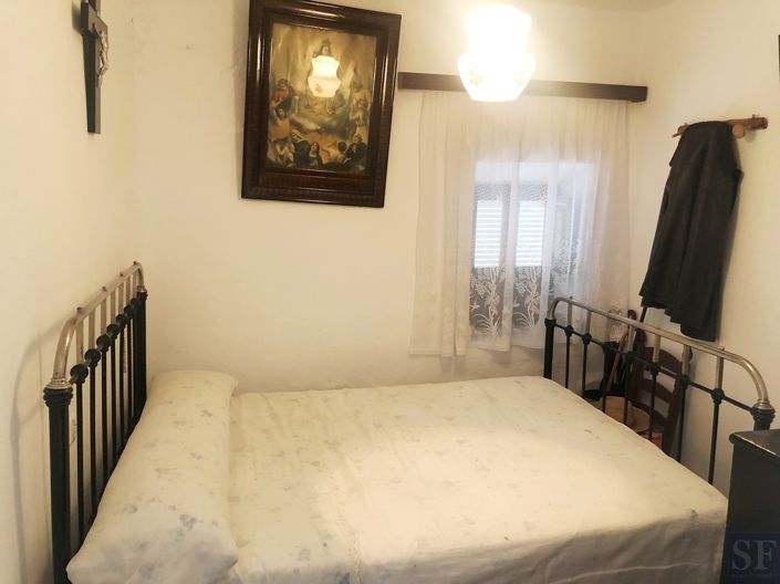 Image No.9-2 Bed Townhouse for sale