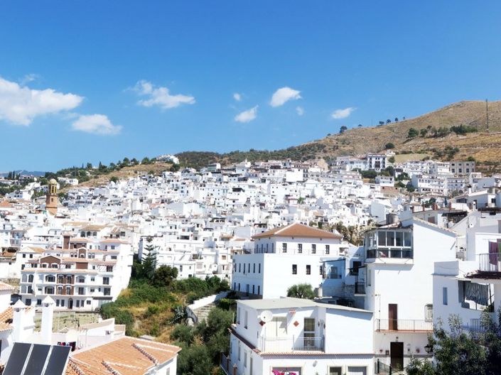 Image No.11-2 Bed Townhouse for sale