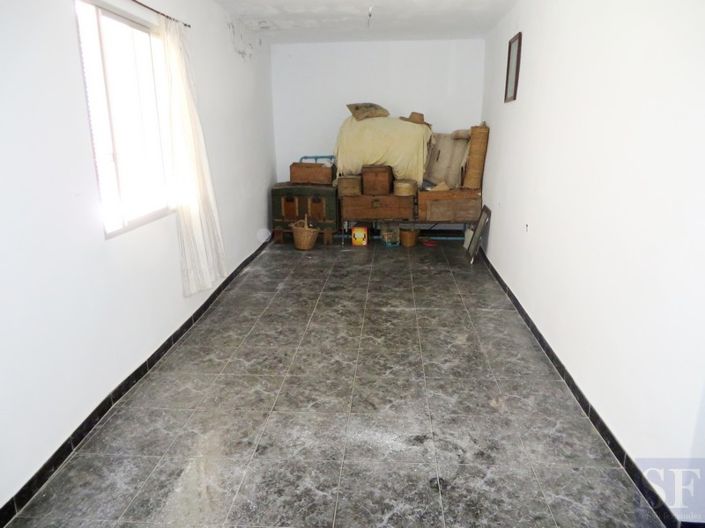 Image No.6-2 Bed Townhouse for sale