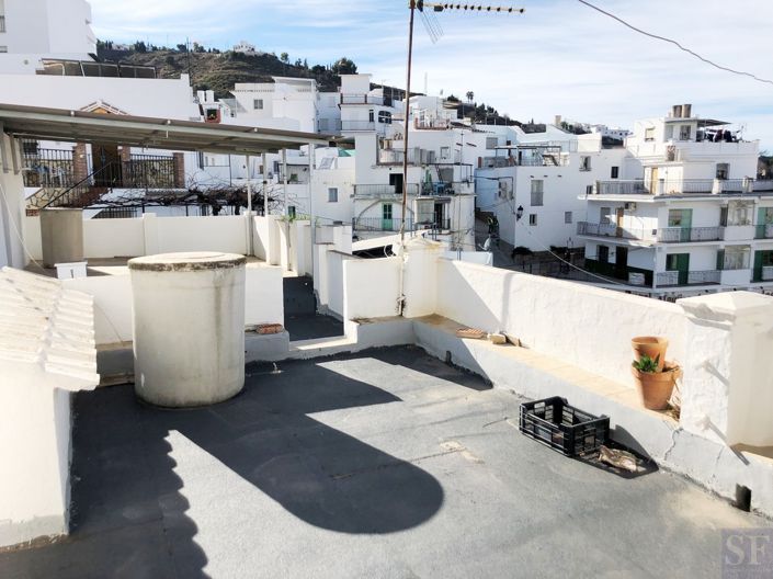 Image No.16-7 Bed Townhouse for sale