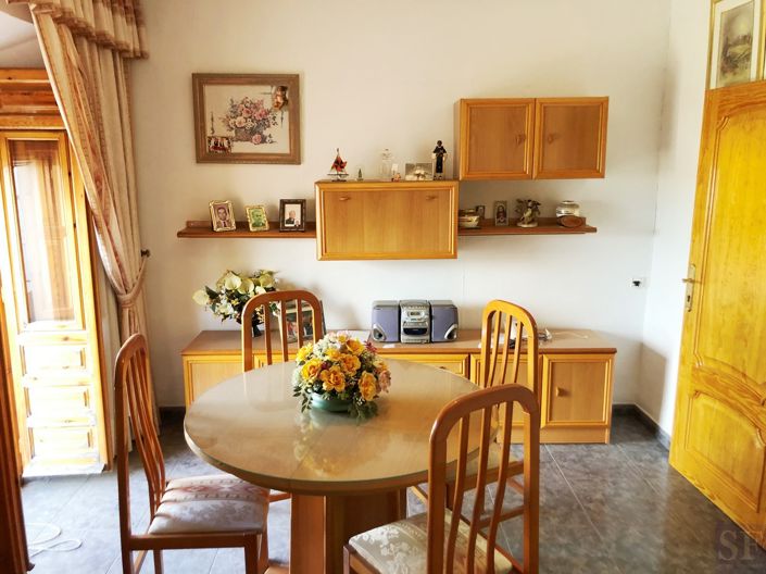 Image No.8-7 Bed Townhouse for sale