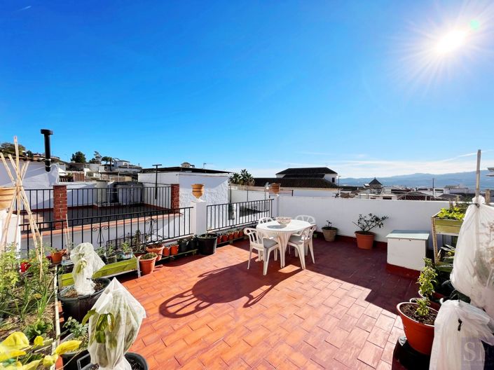 Image No.12-3 Bed Townhouse for sale