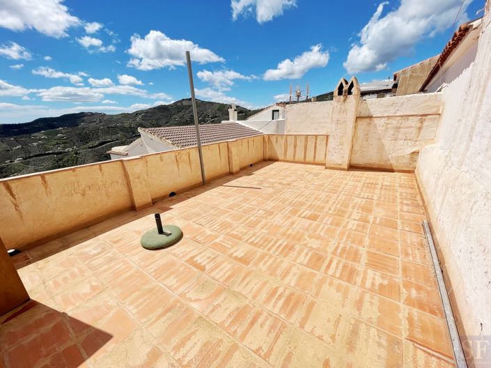 Image No.10-2 Bed Townhouse for sale