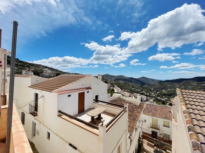 Image No.13-2 Bed Townhouse for sale