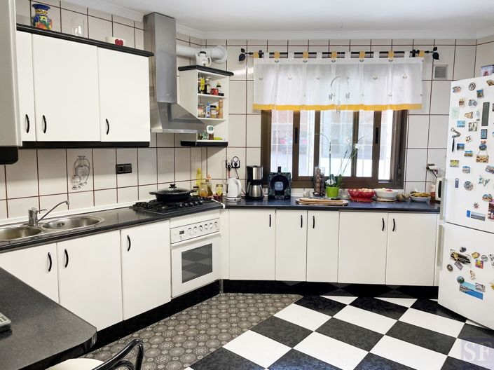 Image No.10-Villa for sale