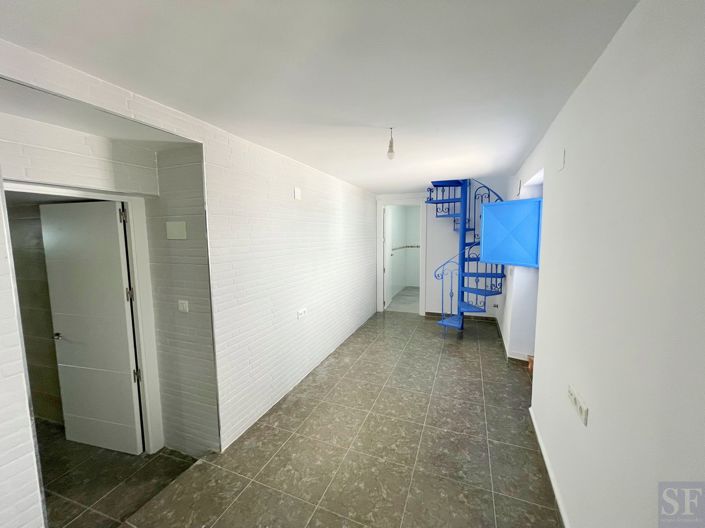 Image No.10-2 Bed Townhouse for sale