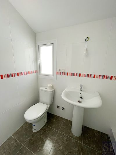 Image No.5-2 Bed Townhouse for sale