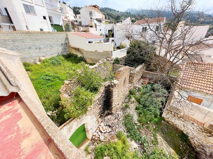 Image No.14-3 Bed Townhouse for sale