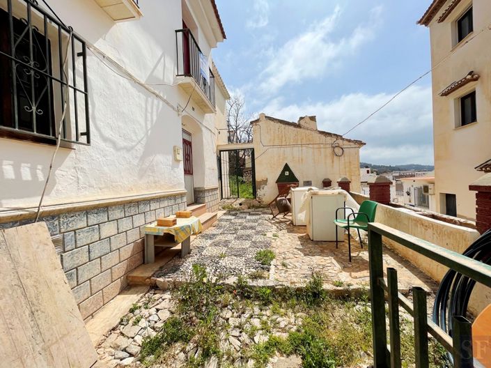 Image No.17-3 Bed Townhouse for sale