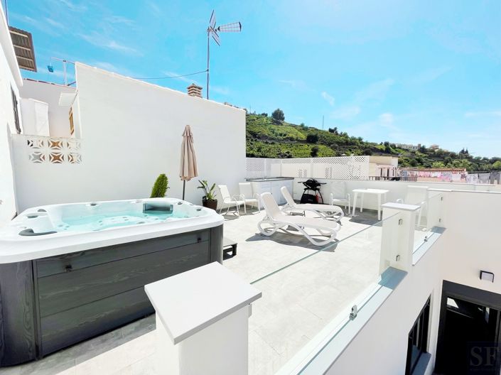 Image No.16-2 Bed Townhouse for sale